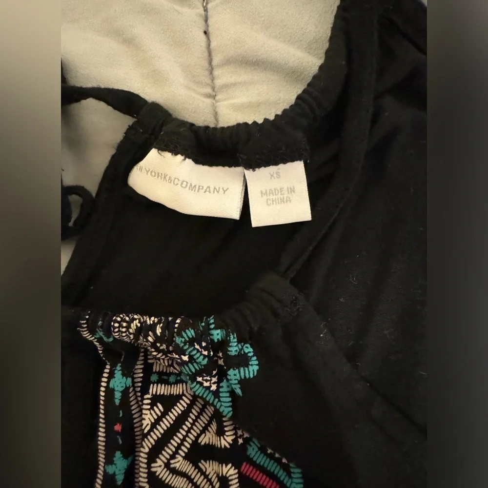 New York & Company Embroidered Black Top, Size XS - Picture 5 of 7
